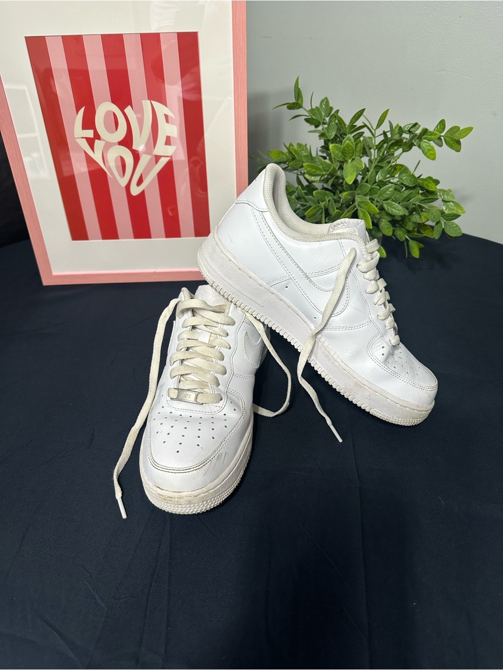 Nike Men's White Leather Low-Top Sneakers - Picture 2 of 9